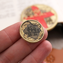 Carregar imagem no visualizador da galeria, MINI MEDALHA SÃO JORGE