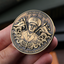 Carregar imagem no visualizador da galeria, MOEDA PATRONO DA FAB MARECHAL DO AR EDUARDO GOMES