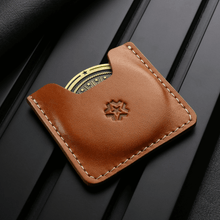 Carregar imagem no visualizador da galeria, PORTA CHALLENGE COIN COURO 65 x 60 MM