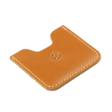 Carregar imagem no visualizador da galeria, PORTA MOEDA COURO 75 x 70 MM