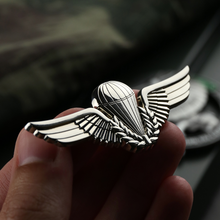 Carregar imagem no visualizador da galeria, brevê de metal curso básico paraquedista