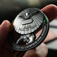 Carregar imagem no visualizador da galeria, MOEDA DO PARAQUEDISTA MILITAR