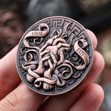 Carregar imagem no visualizador da galeria, MOEDA AMOR FATI
